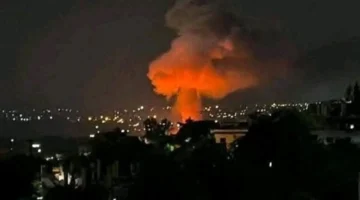 انفجار يستهدف خزانات الوقود في مطار الكويت إثر هجوم مفاجئ بطائرات مسيرة